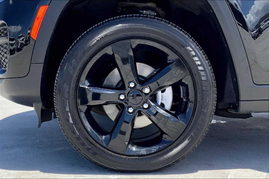 used 2024 Jeep Grand Cherokee car, priced at $39,700