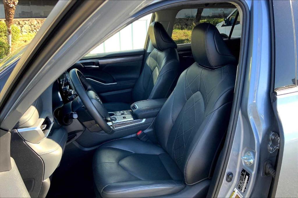 used 2023 Toyota Highlander Hybrid car, priced at $46,611