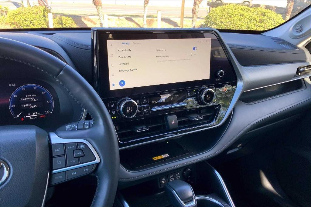 used 2023 Toyota Highlander Hybrid car, priced at $46,611