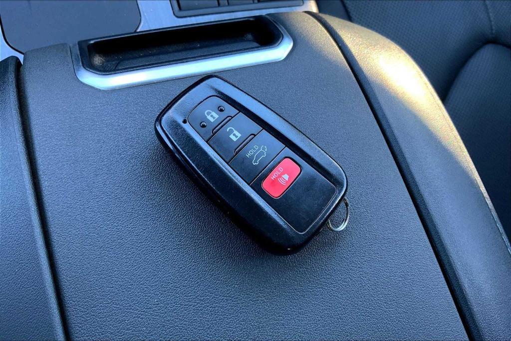 used 2023 Toyota Highlander Hybrid car, priced at $46,611