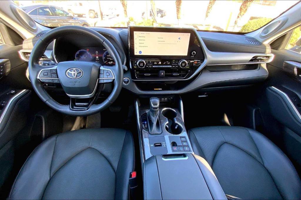 used 2023 Toyota Highlander Hybrid car, priced at $46,611