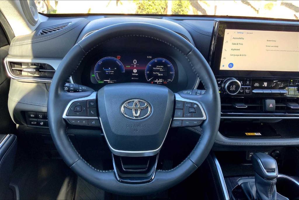 used 2023 Toyota Highlander Hybrid car, priced at $46,611