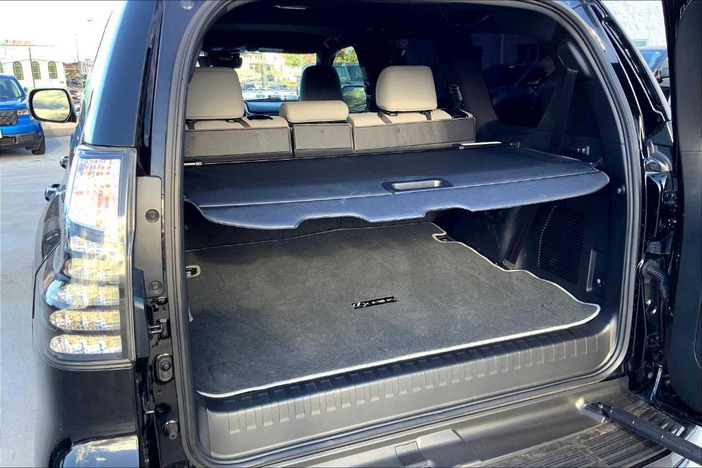 used 2023 Lexus GX 460 car, priced at $61,427