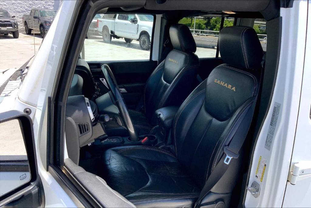 used 2015 Jeep Wrangler Unlimited car, priced at $20,271
