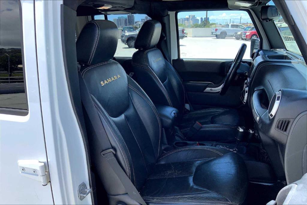 used 2015 Jeep Wrangler Unlimited car, priced at $20,271