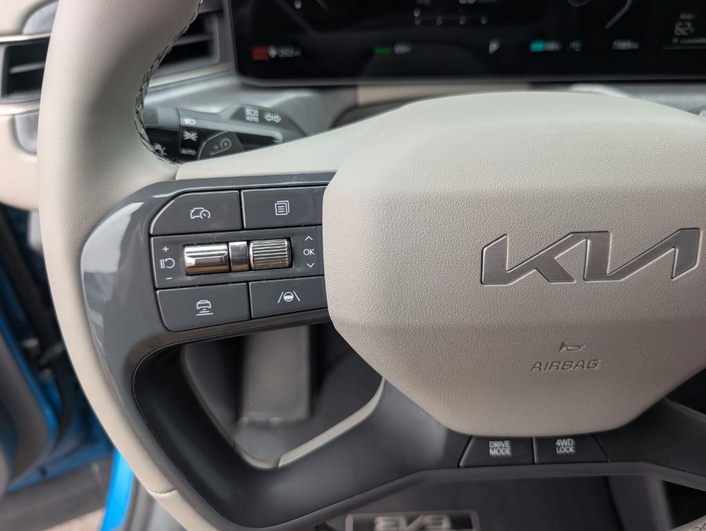 used 2025 Kia EV9 car, priced at $55,995
