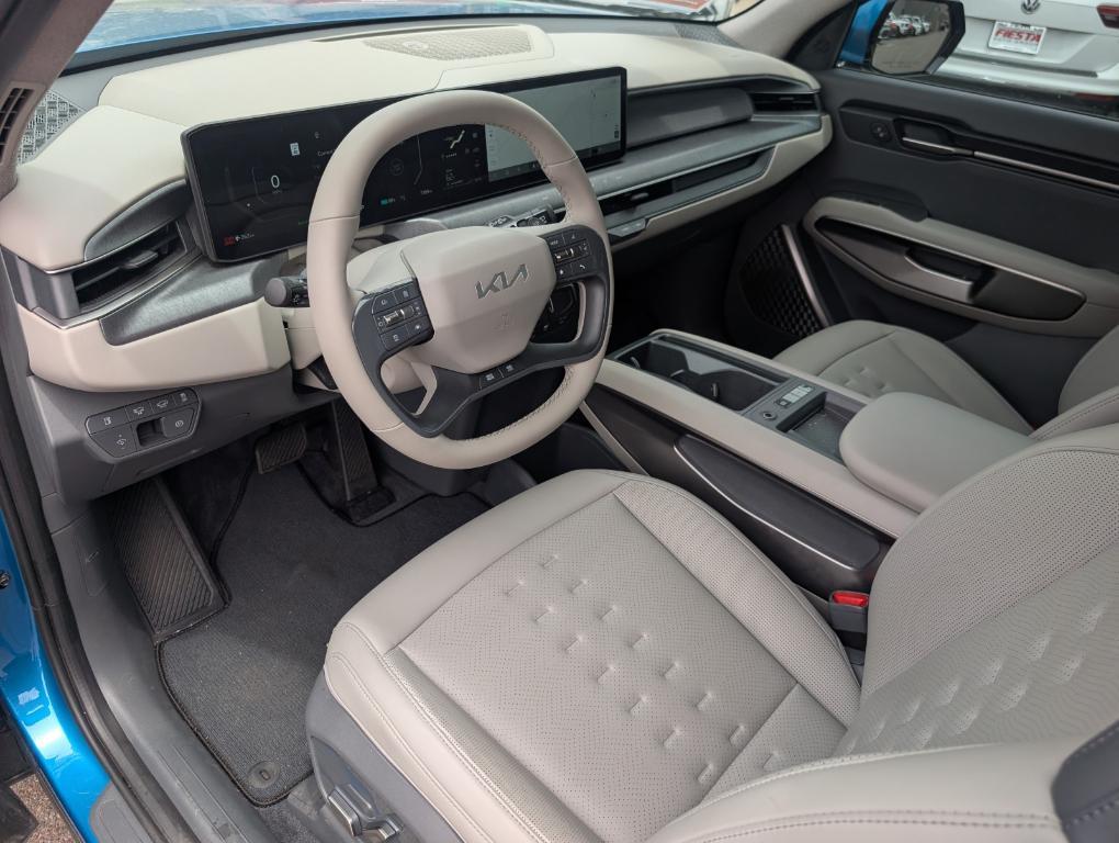 used 2025 Kia EV9 car, priced at $55,995