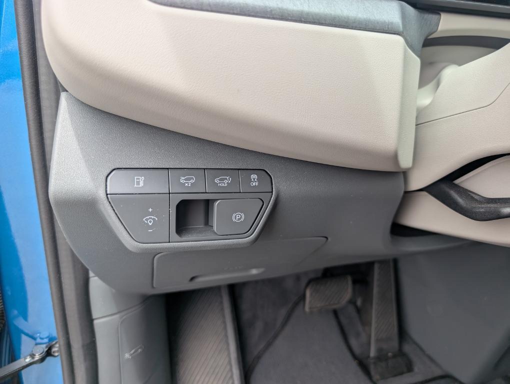 used 2025 Kia EV9 car, priced at $55,995