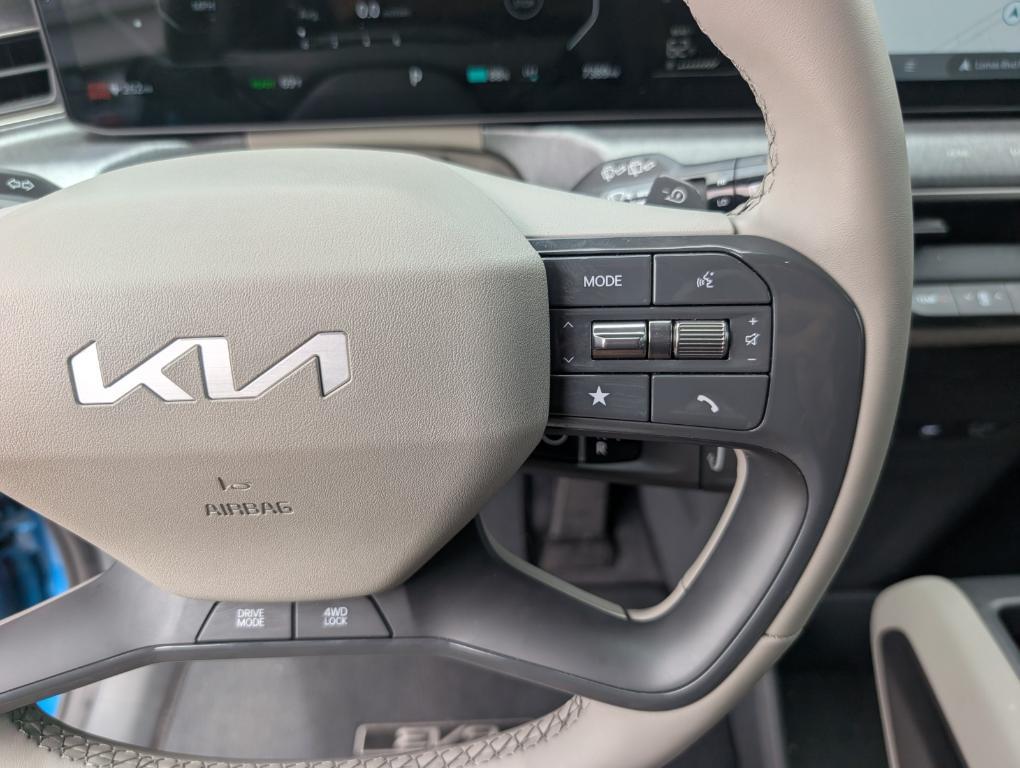 used 2025 Kia EV9 car, priced at $55,995