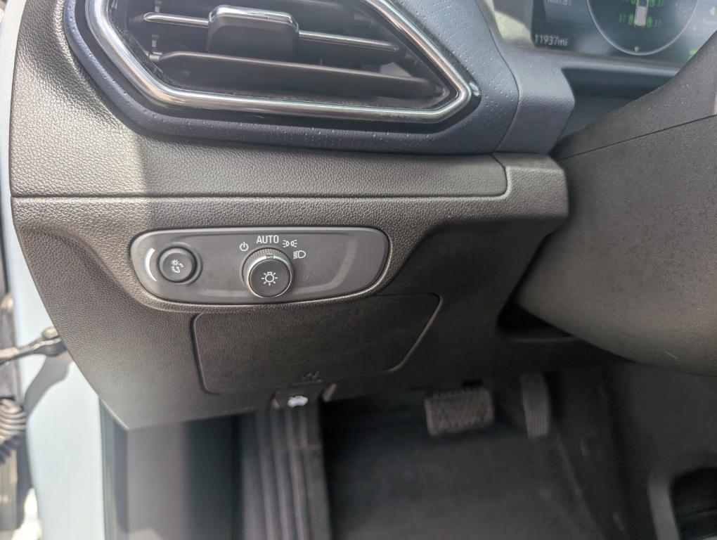 used 2023 Chevrolet Bolt EUV car, priced at $25,394