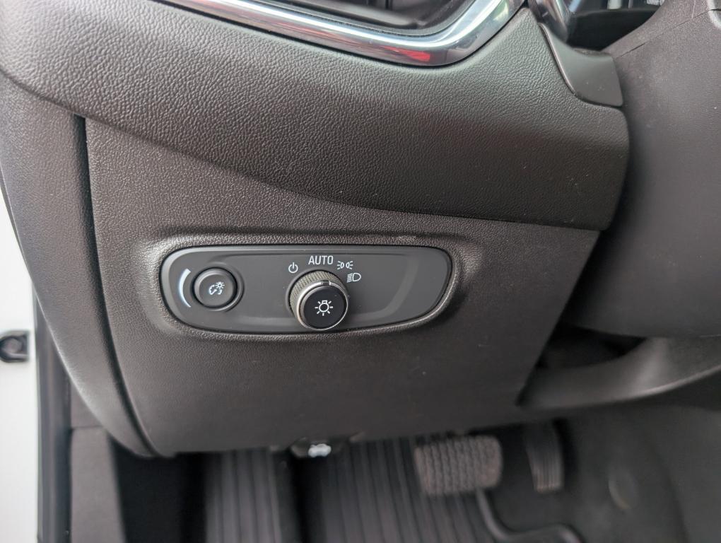 used 2021 Chevrolet Equinox car, priced at $17,991
