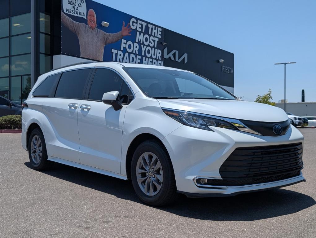used 2023 Toyota Sienna car, priced at $39,994