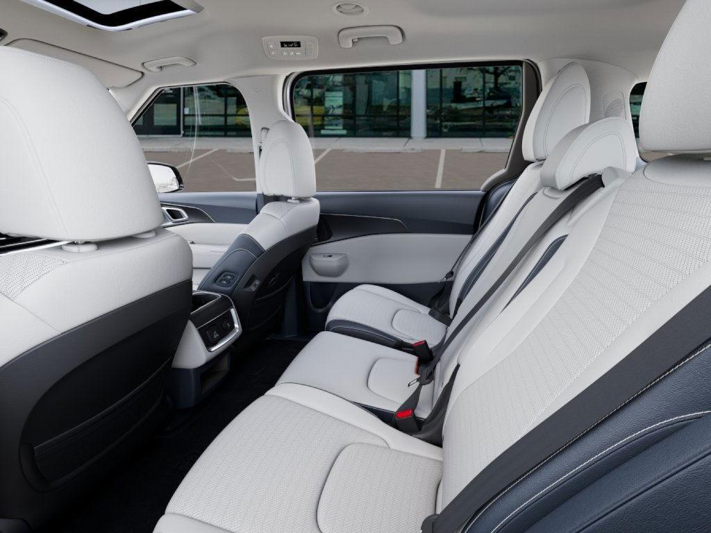 new 2025 Kia Carnival Hybrid car
