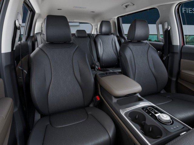new 2025 Kia Carnival Hybrid car, priced at $45,200