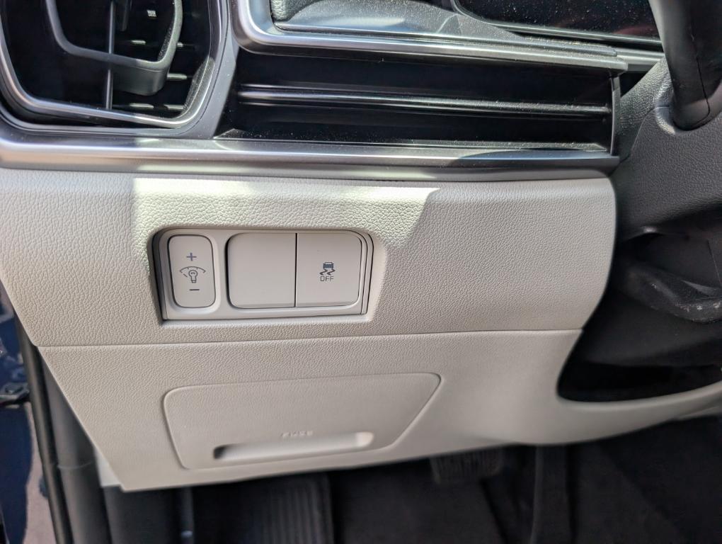 used 2025 Kia Sorento car, priced at $35,393