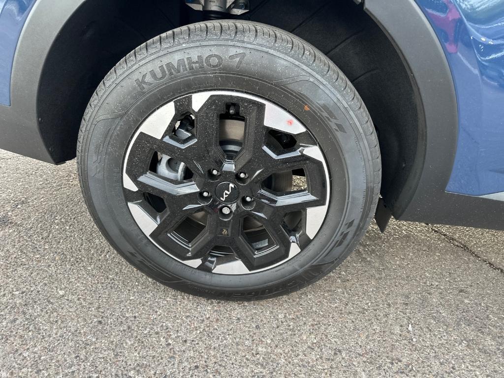 used 2025 Kia Sorento car, priced at $38,991