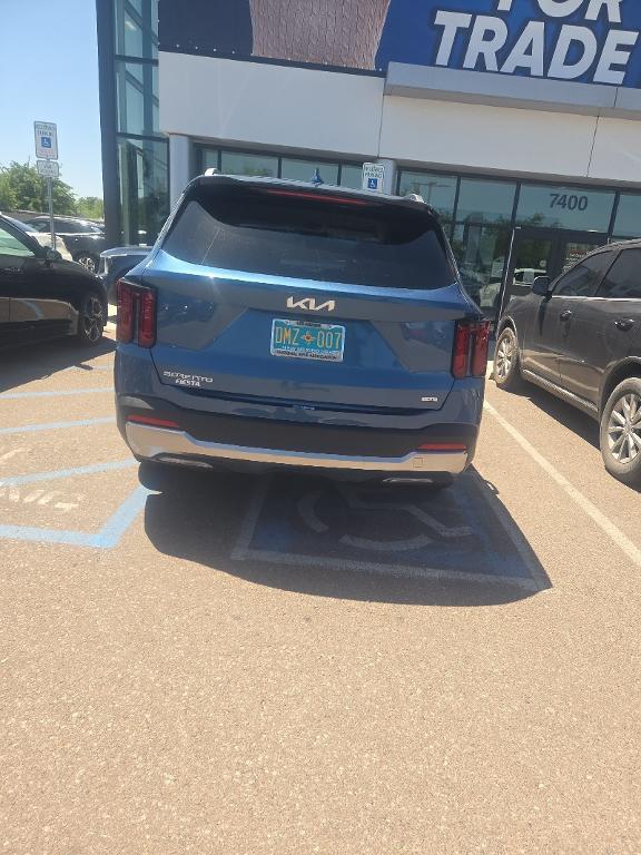 used 2025 Kia Sorento Hybrid car, priced at $37,991