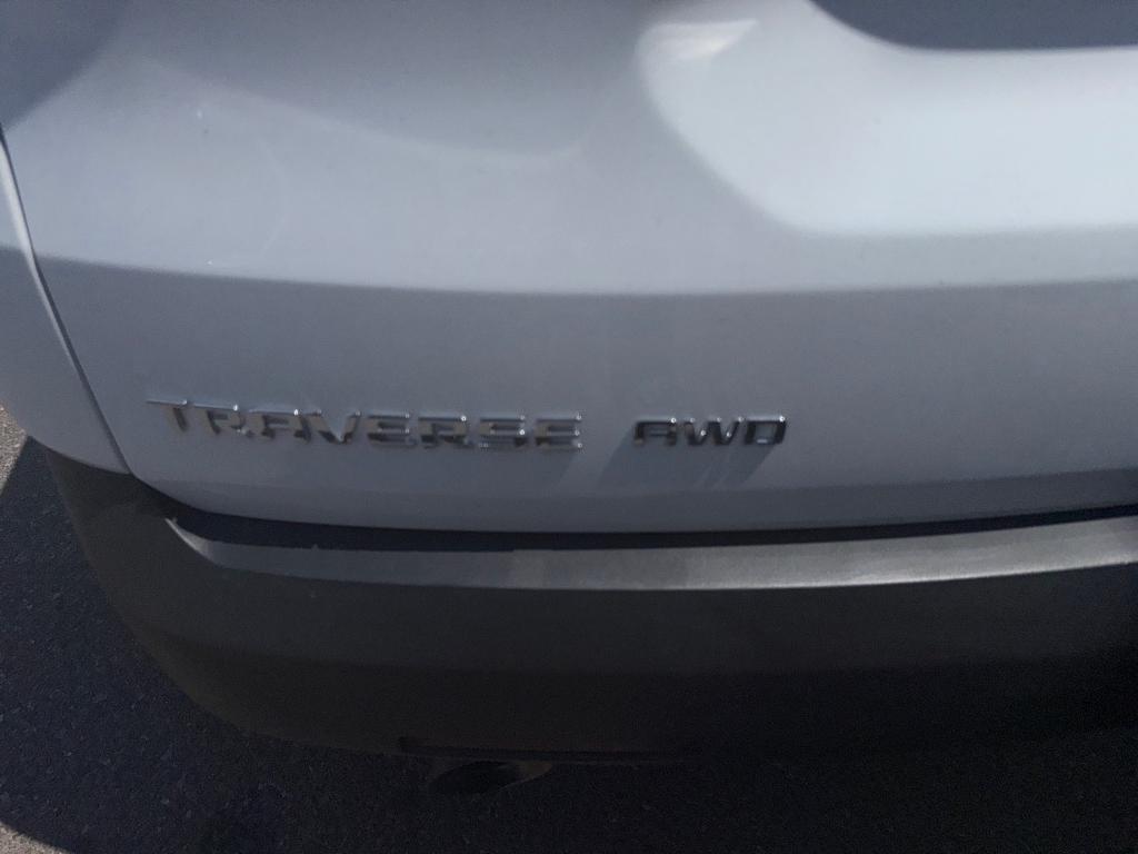 used 2021 Chevrolet Traverse car, priced at $23,491