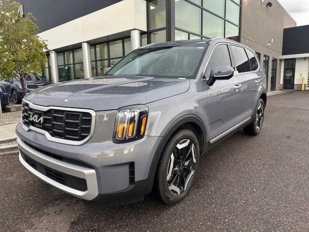 used 2025 Kia Telluride car, priced at $41,995