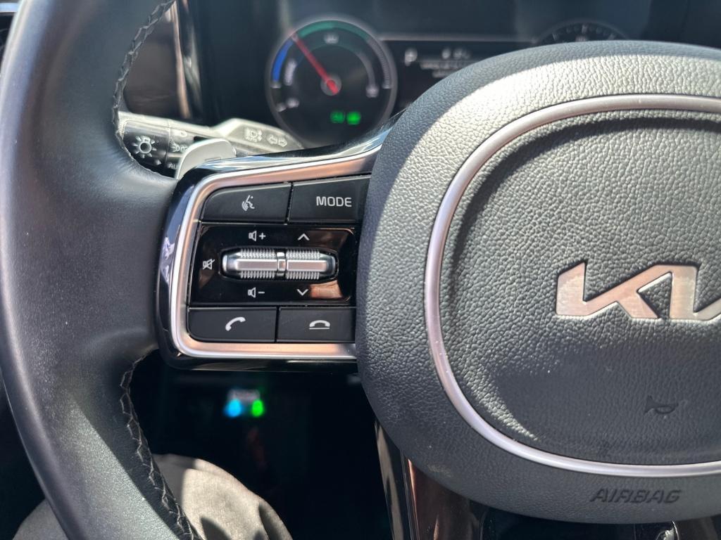used 2023 Kia Sorento Hybrid car, priced at $29,992