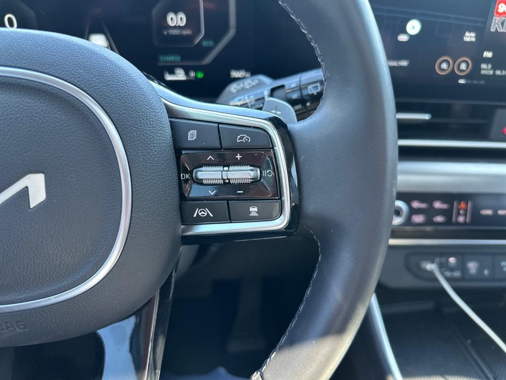 used 2025 Kia Carnival Hybrid car, priced at $48,791