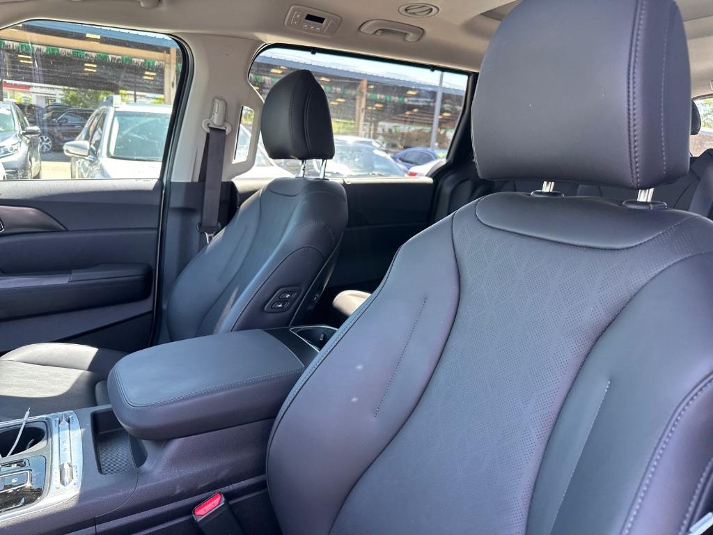 used 2025 Kia Carnival Hybrid car, priced at $48,791