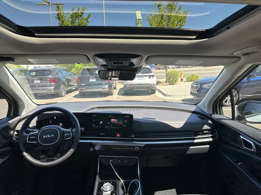 used 2025 Kia Carnival Hybrid car, priced at $48,791