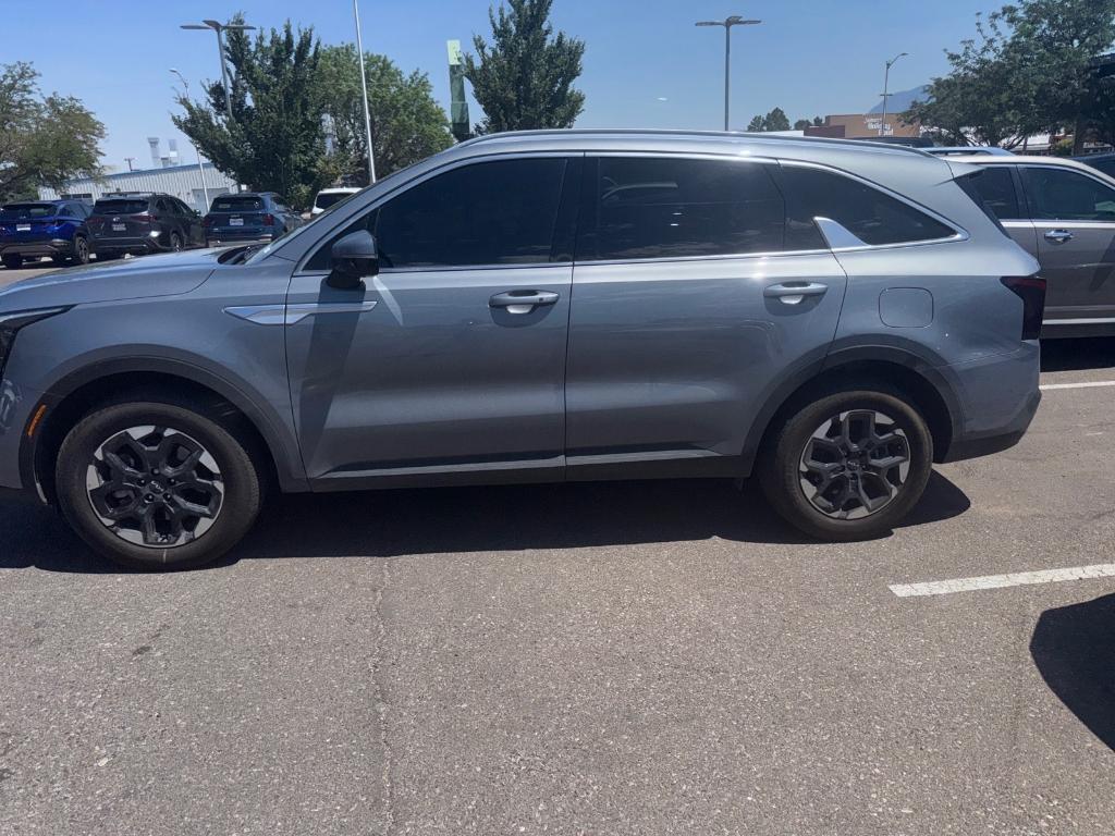 used 2024 Kia Sorento car, priced at $29,451