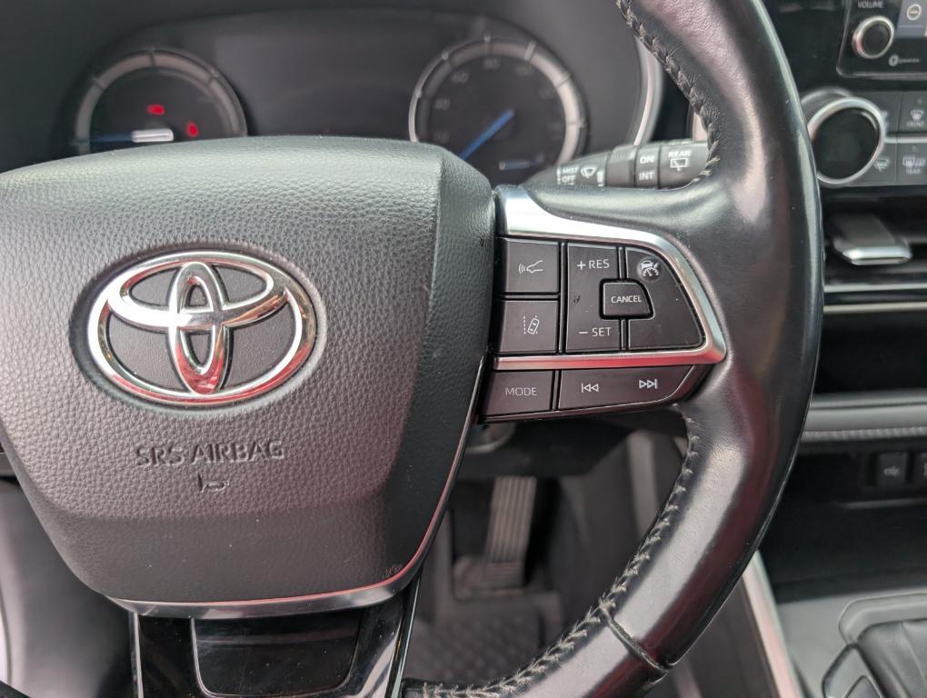 used 2020 Toyota Highlander Hybrid car, priced at $29,592