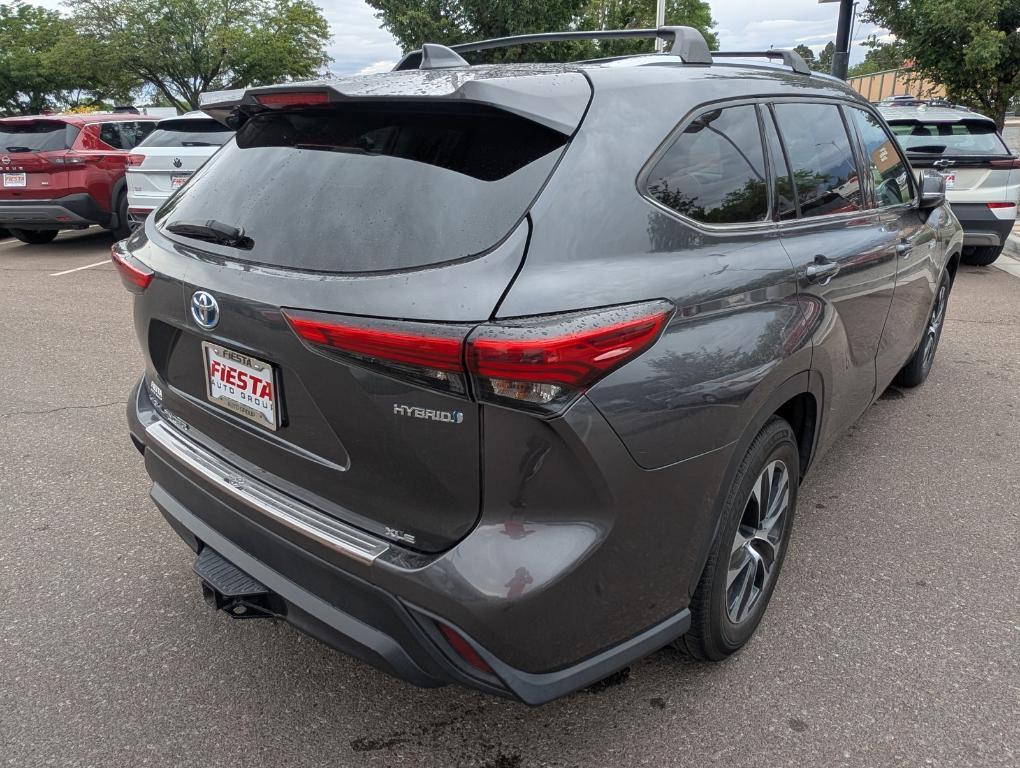 used 2020 Toyota Highlander Hybrid car, priced at $29,592