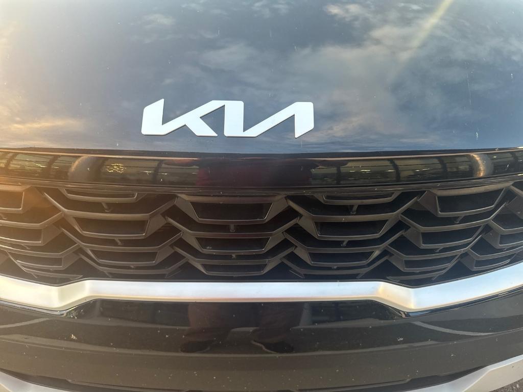 used 2025 Kia Sorento car, priced at $31,992