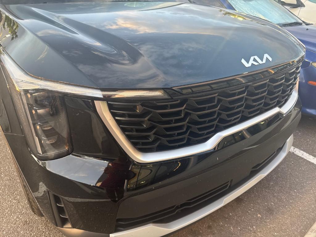 used 2025 Kia Sorento car, priced at $31,992