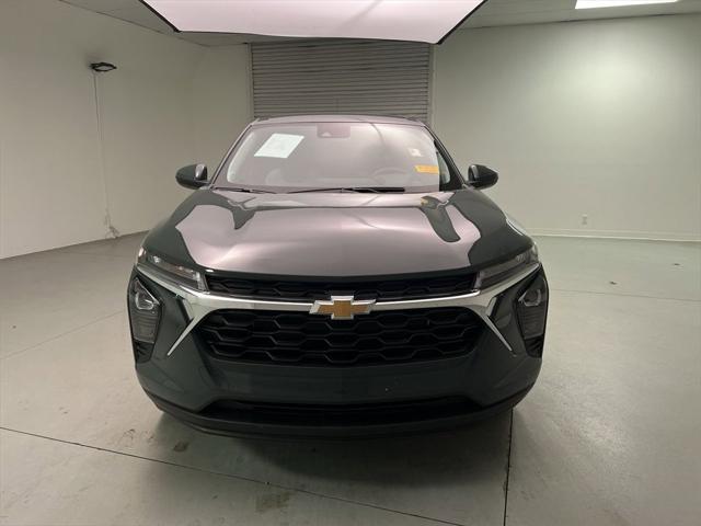 used 2025 Chevrolet Trax car, priced at $22,892