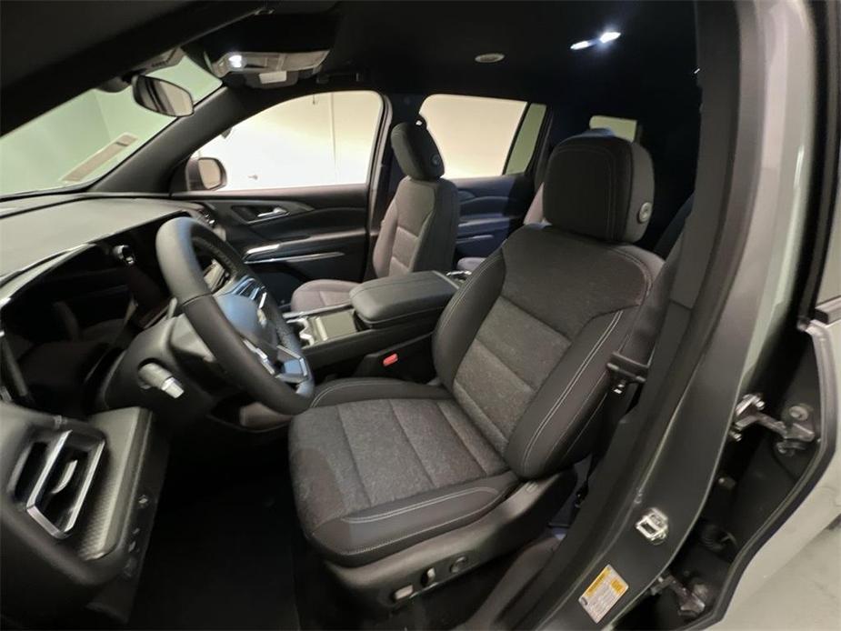 new 2024 Chevrolet Traverse car, priced at $43,935