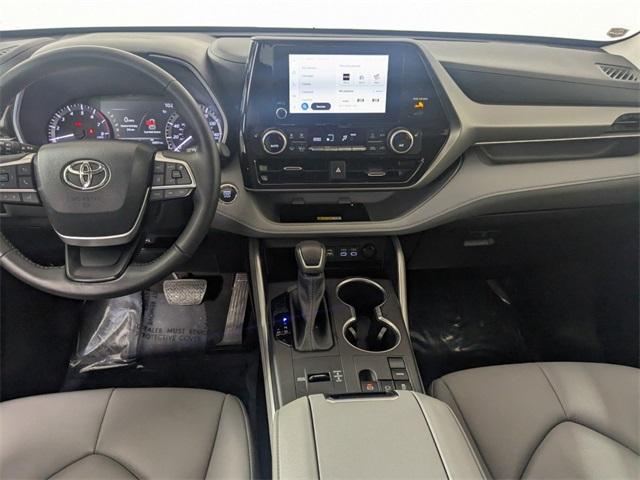 used 2023 Toyota Highlander car, priced at $36,572