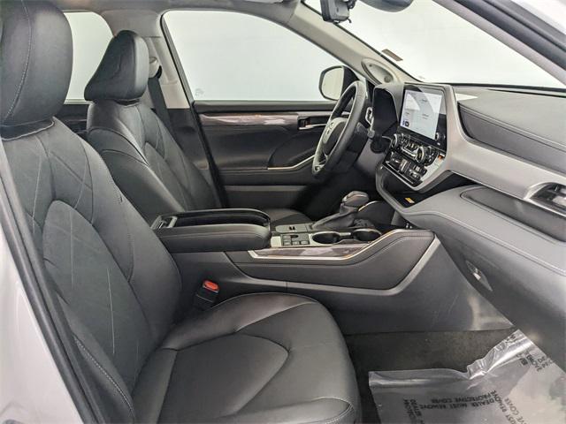 used 2024 Toyota Highlander car, priced at $49,998
