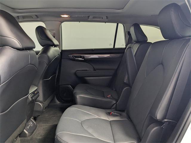 used 2024 Toyota Highlander car, priced at $49,998
