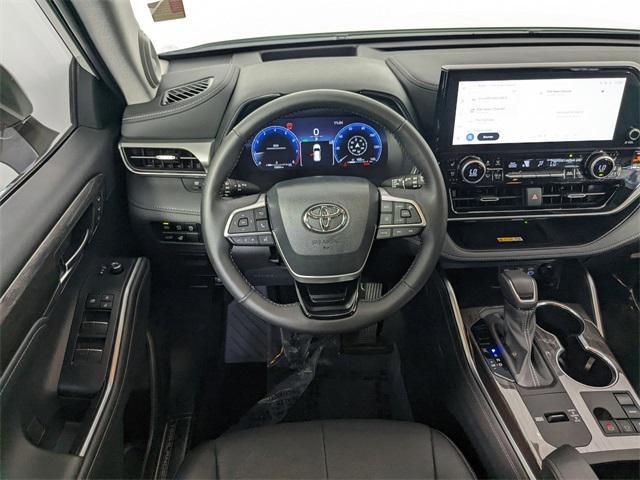 used 2024 Toyota Highlander car, priced at $49,998