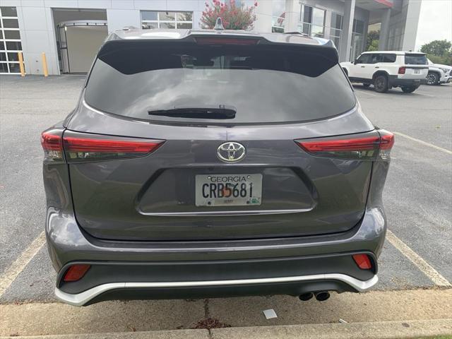 used 2021 Toyota Highlander car