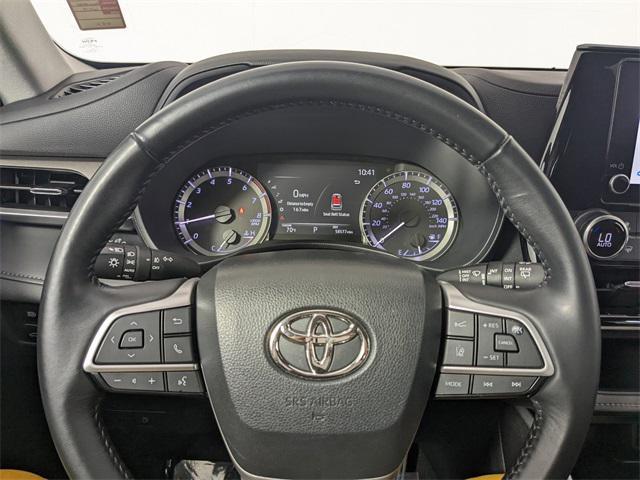 used 2023 Toyota Highlander car, priced at $34,200
