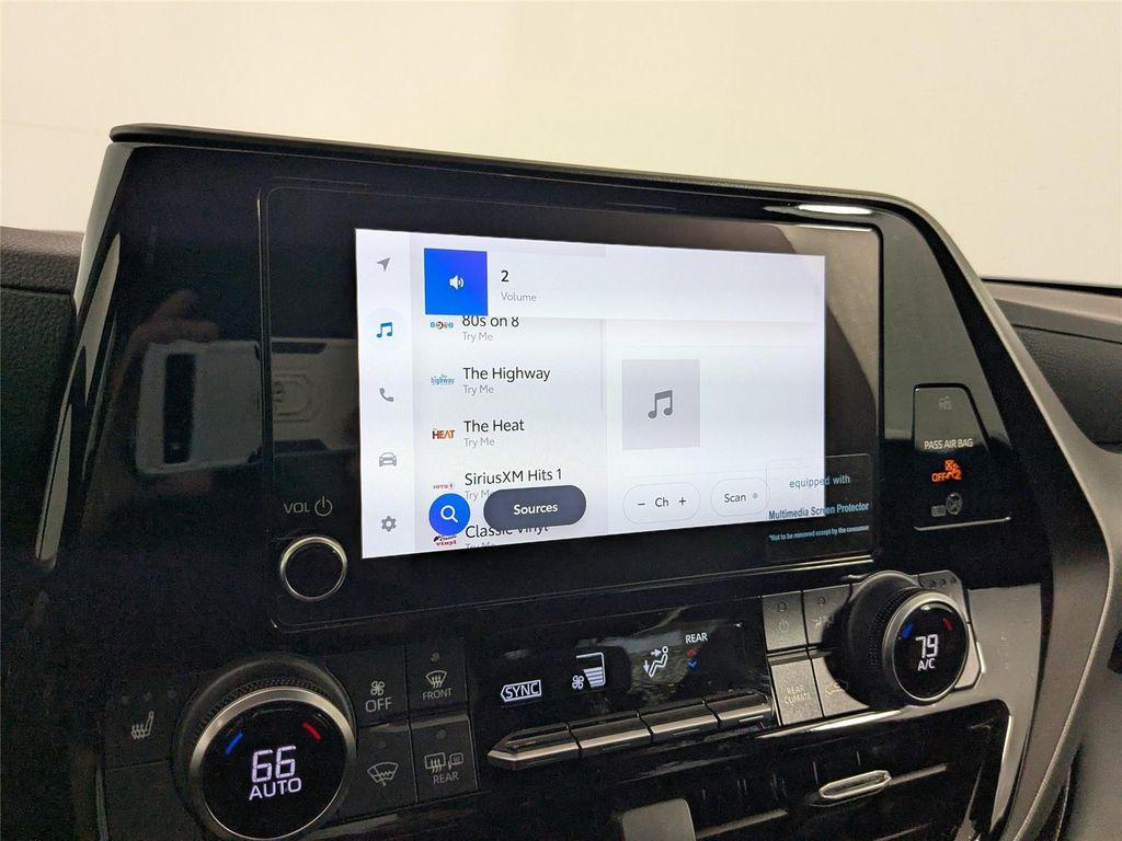 used 2024 Toyota Highlander car, priced at $39,500