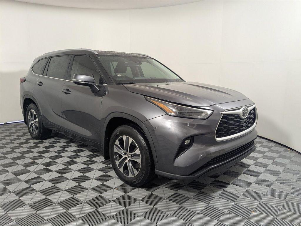 used 2024 Toyota Highlander car, priced at $39,500