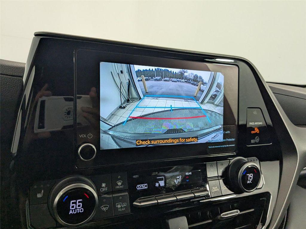 used 2024 Toyota Highlander car, priced at $39,500