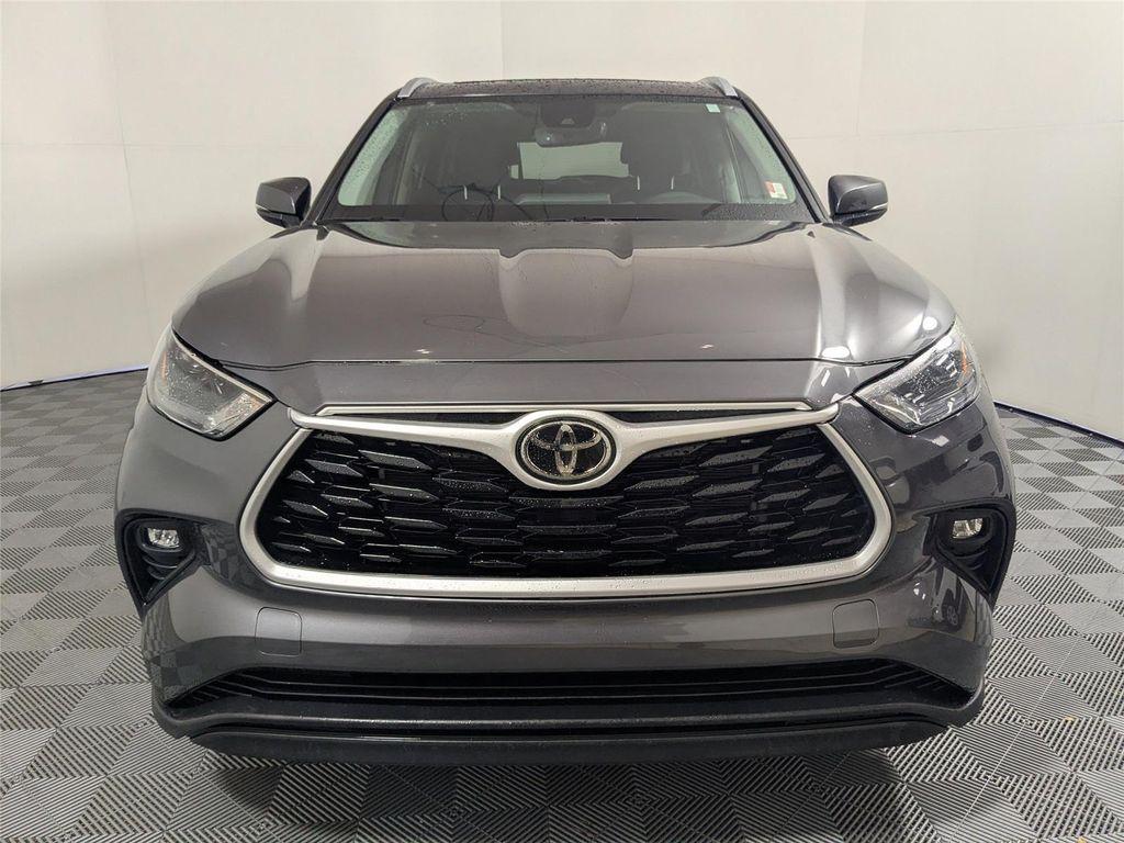 used 2024 Toyota Highlander car, priced at $39,500
