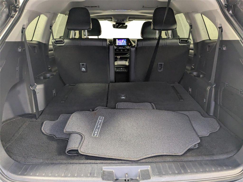used 2024 Toyota Highlander car, priced at $39,500