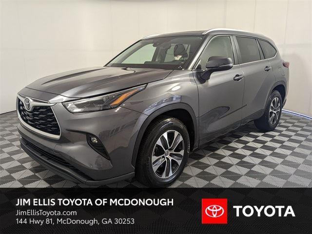 used 2023 Toyota Highlander car, priced at $37,900