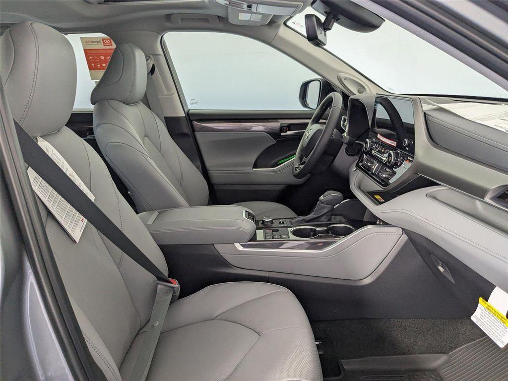 new 2026 Toyota Highlander car, priced at $57,562