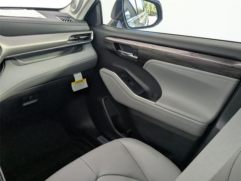 new 2026 Toyota Highlander car, priced at $57,562