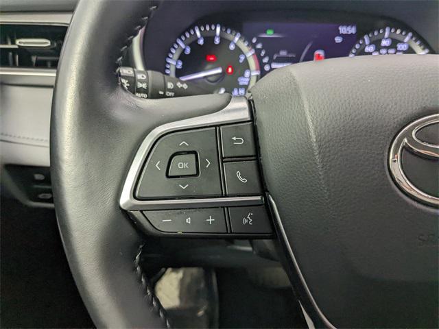 used 2021 Toyota Highlander car, priced at $28,000