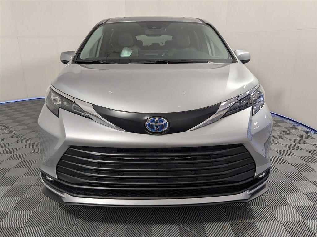 new 2025 Toyota Sienna car, priced at $47,957